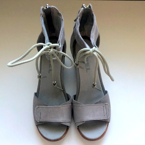 Sorel - Joanie Wedge Sandal Ankle Lace with Velcro strap- 8 NWT gray - Picture 2 of 7